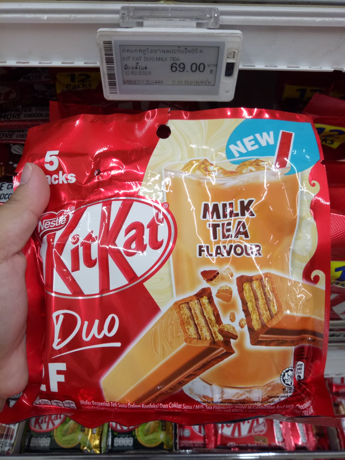 banh-kitkat-tra-sua Kit Kat Milk Tea Flavor