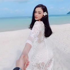 áo choàng ren đi biển