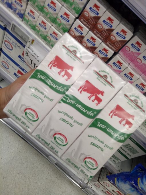 Sữa Thai-Denmark UHT Sweetened Flavoured Milk 250ml có đường (thùng 36 hộp)