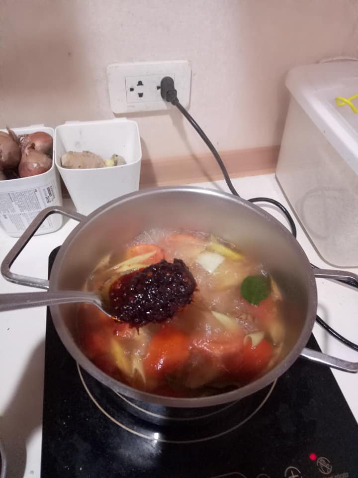 nấu tomyum thái lan