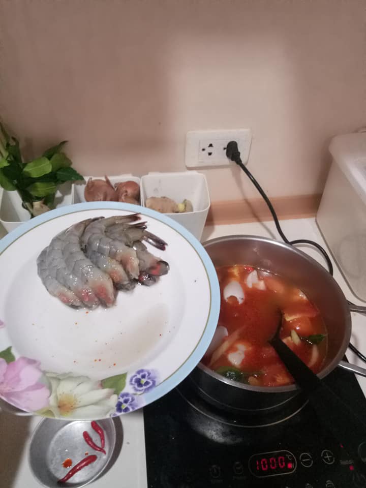 nấu tomyum thái lan